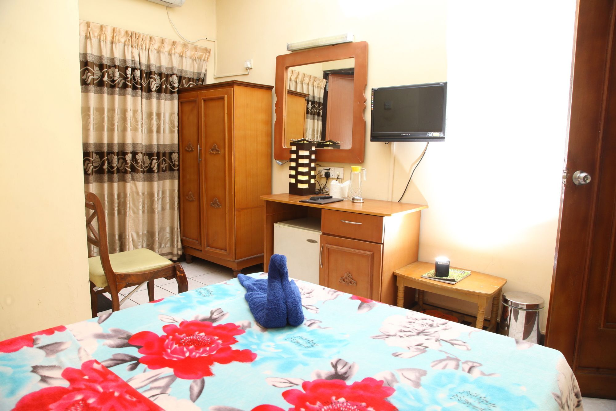 Brighten Hotel Коломбо Экстерьер фото