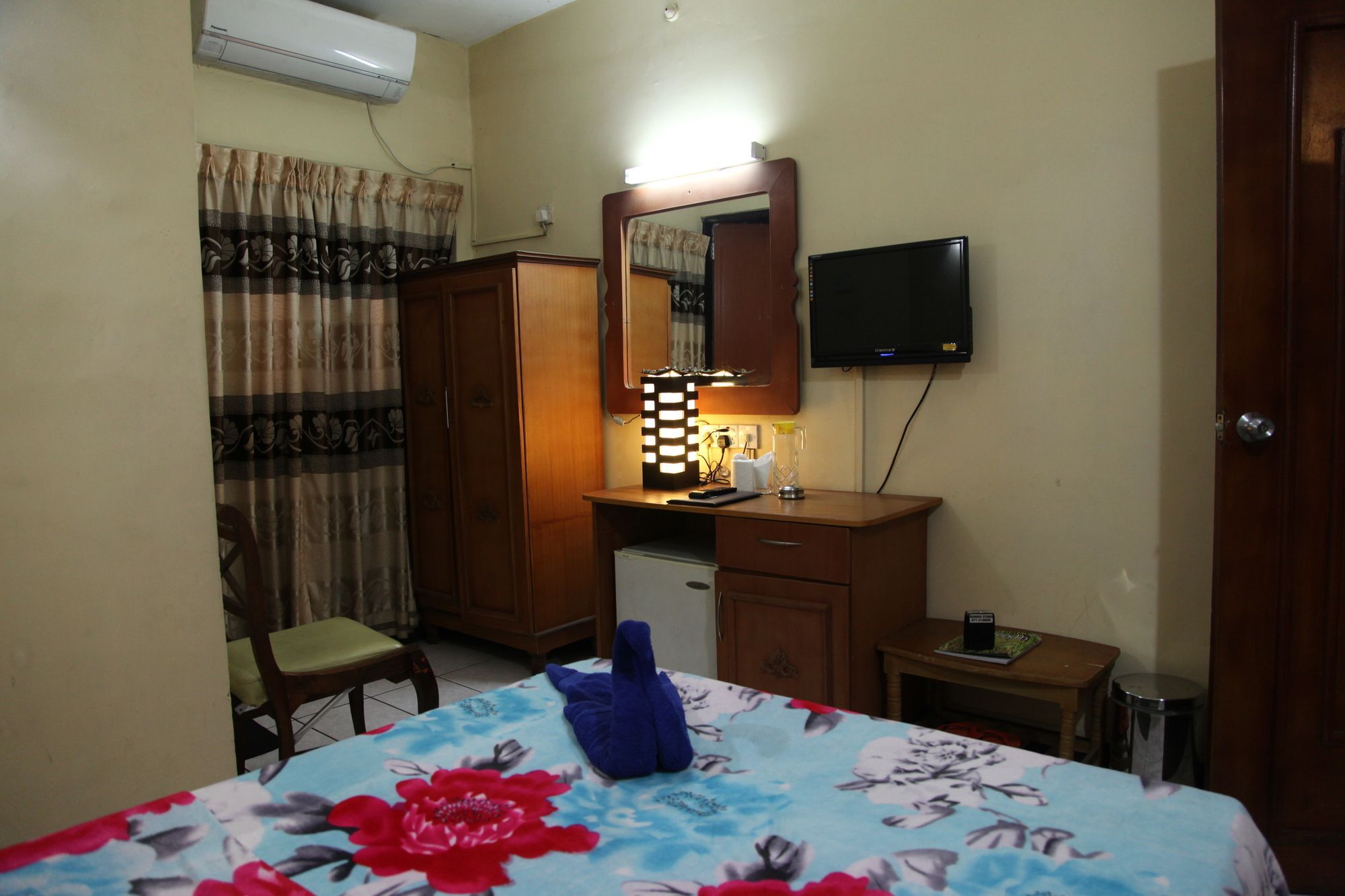 Brighten Hotel Коломбо Экстерьер фото